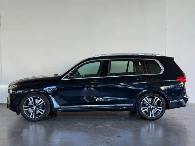 BMW X7 — Фото автомобиля 2