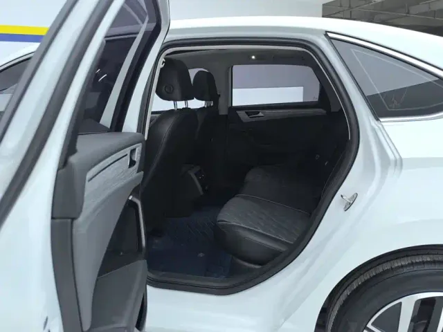 Volkswagen Sagitar — Фото автомобиля 11
