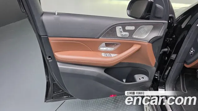 Mercedes-Benz GLE-Class — Фото автомобиля 21