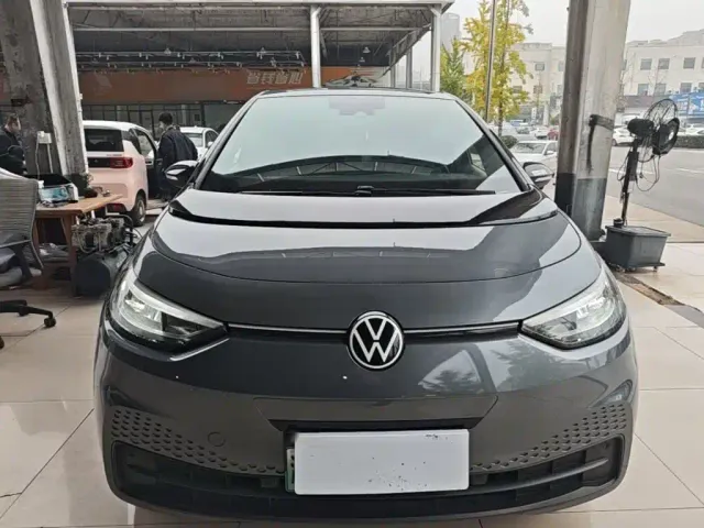 Volkswagen ID.3 — Фото автомобиля 2