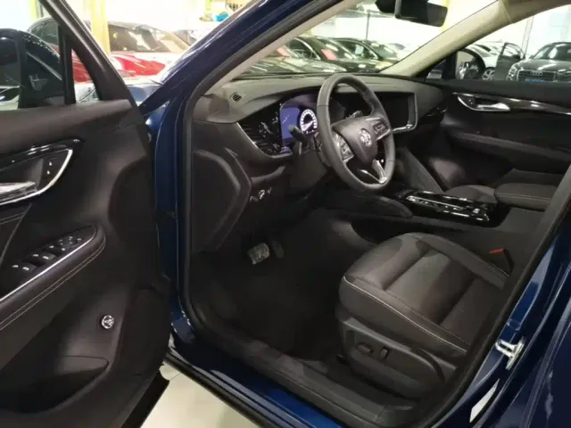 Buick Envision Plus — Фото автомобиля 15