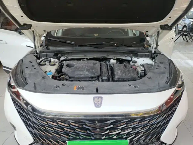 Roewe RX5 — Фото автомобиля 19
