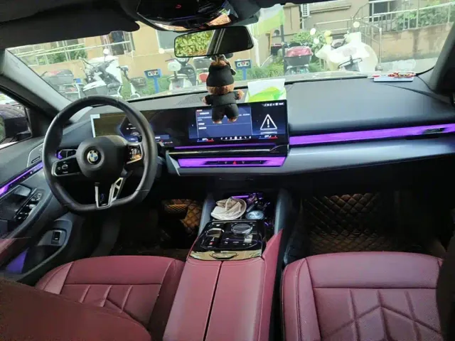 BMW 5 Series — Фото автомобиля 12