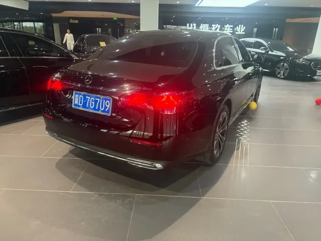 Mercedes-Benz E-Class — Фото автомобиля 7