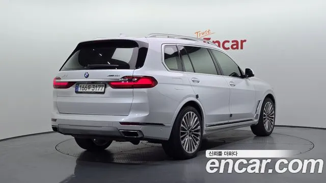 BMW X7 — Фото автомобиля 2