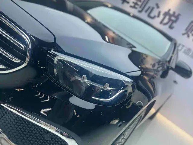 Mercedes-Benz E-Class — Фото автомобиля 2