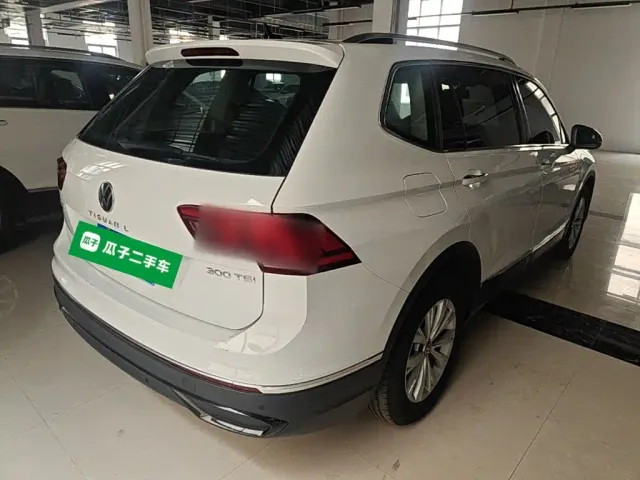 Volkswagen Tiguan L — Фото автомобиля 6