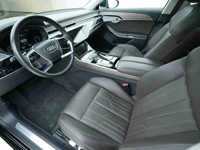 Audi A8 — Фото автомобиля 10