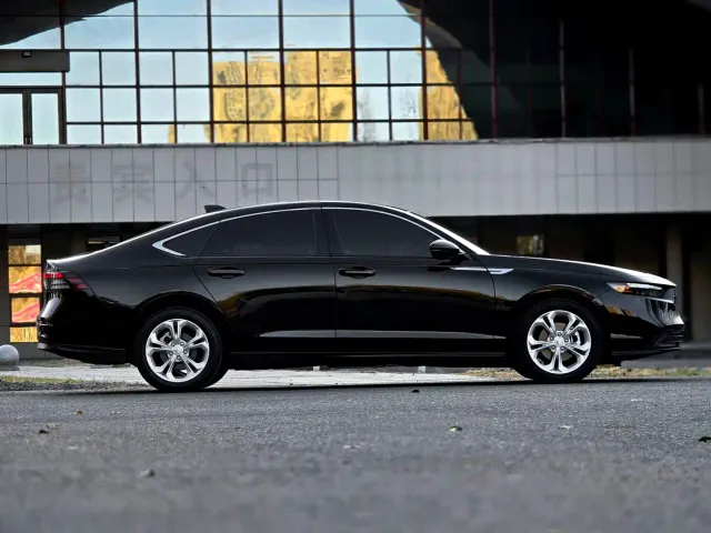 Honda Accord — Фото автомобиля 3