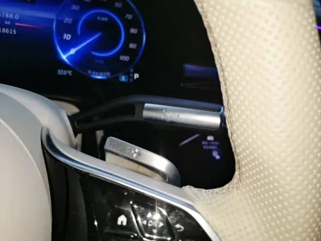 Mercedes-Benz EQS SUV — Фото автомобиля 13