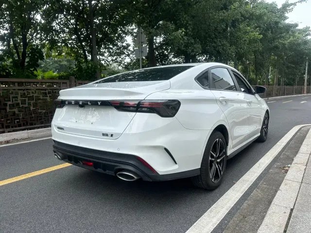 Geely Binrui — Фото автомобиля 4