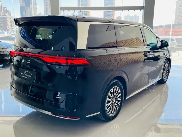 BYD Xia — Фото автомобиля 6