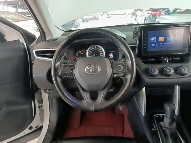 Toyota Corolla Cross — Фото автомобиля 10