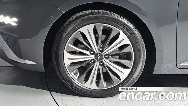 Kia K8 Signature — Фото автомобиля 5