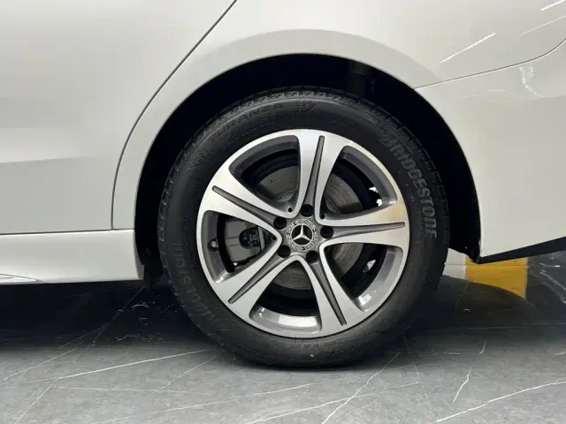 Mercedes-Benz C-Class — Фото автомобиля 24