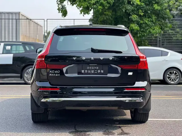 Volvo XC60 — Фото автомобиля 10