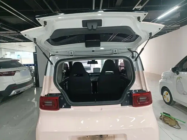 Wuling Hongguang Mini EV — Фото автомобиля 18