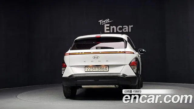 Hyundai Kona — Фото автомобиля 4