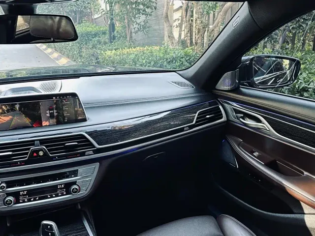 BMW 7 Series — Фото автомобиля 10