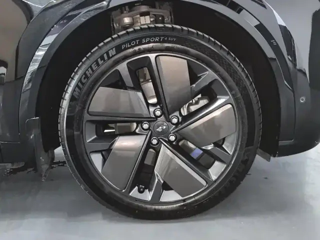Li Auto Li Xiang L9 2025 Ultra Smart Renewal Edition — Фото автомобиля 6