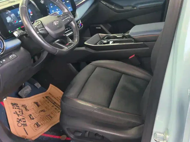 Chevrolet Equinox Plus — Фото автомобиля 9