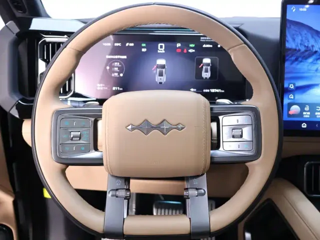 BYD FangChengBao Leopard 8 — Фото автомобиля 16