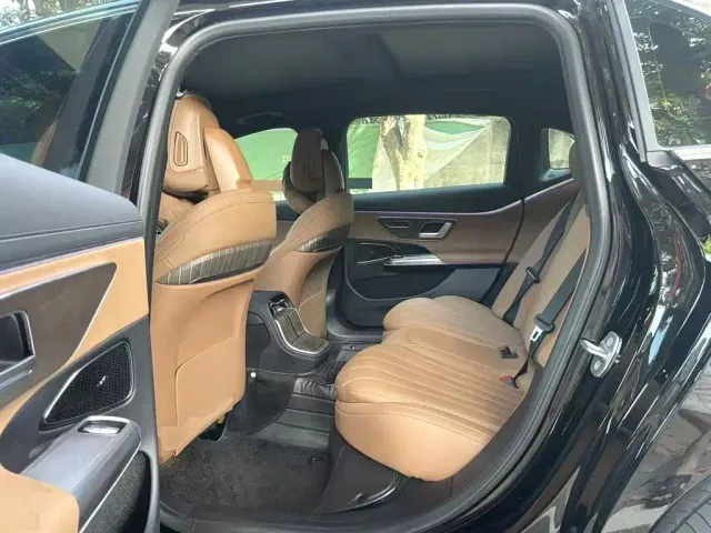 Mercedes-Benz E-Class — Фото автомобиля 16