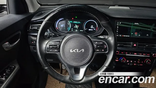 Kia Niro — Фото автомобиля 19