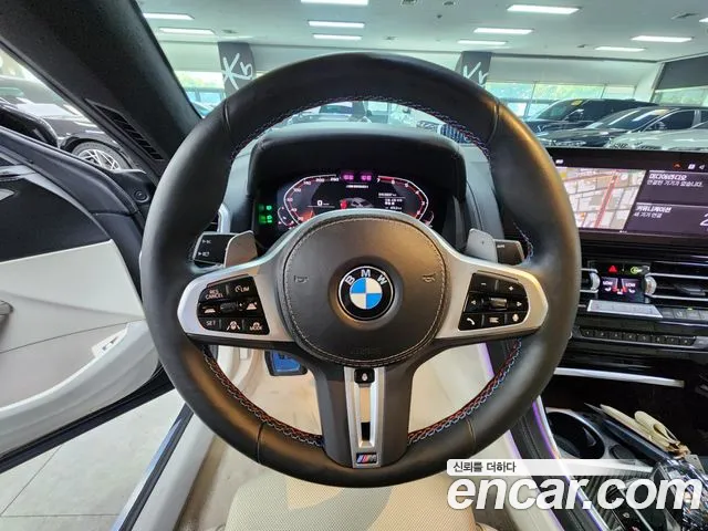BMW 8-Series — Фото автомобиля 3