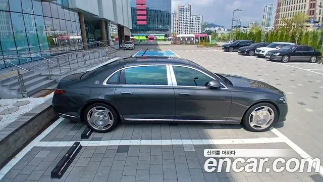 Mercedes-Benz S-Class — Фото автомобиля 3
