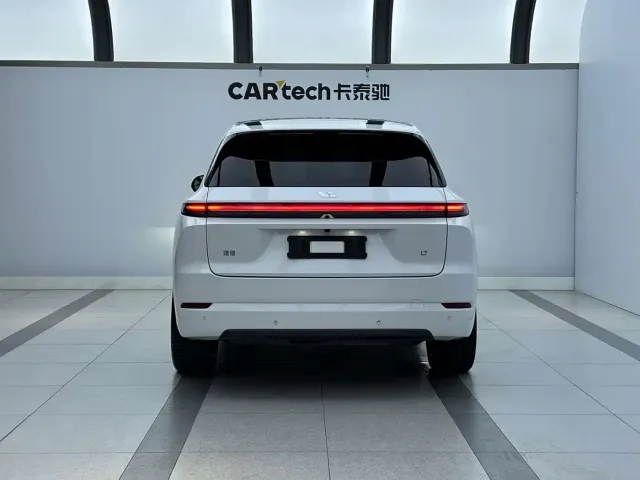 Li Auto L7 — Фото автомобиля 5