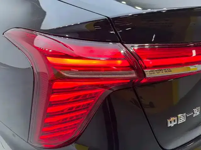 Hongqi H5 — Фото автомобиля 18