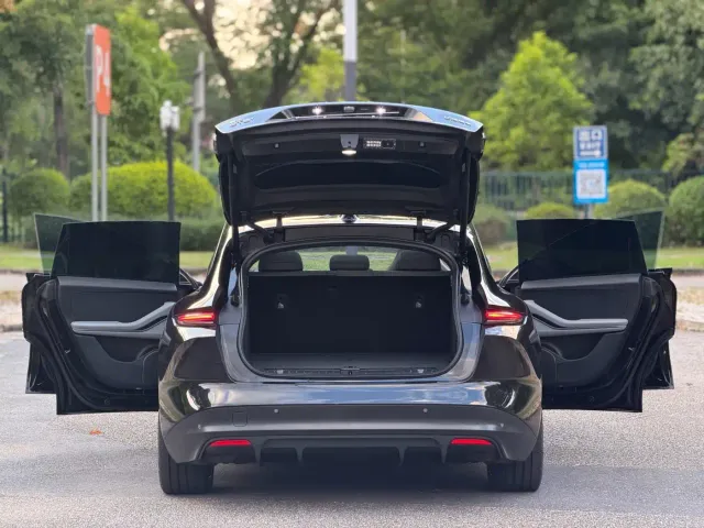 Nio ET5 Touring — Фото автомобиля 8