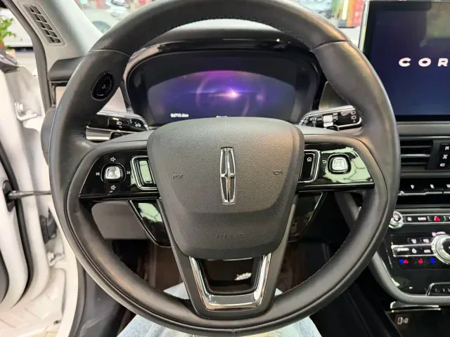 Lincoln Corsair — Фото автомобиля 8