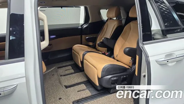 Kia Carnival Generation 4 — Фото автомобиля 16