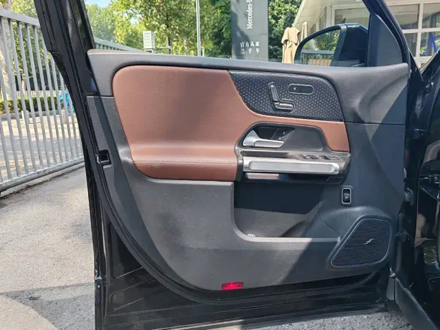 Mercedes-Benz EQB — Фото автомобиля 9