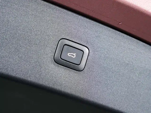 Xiaomi YU7 — Фото автомобиля 16