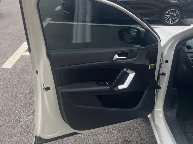 Peugeot 408 — Фото автомобиля 8