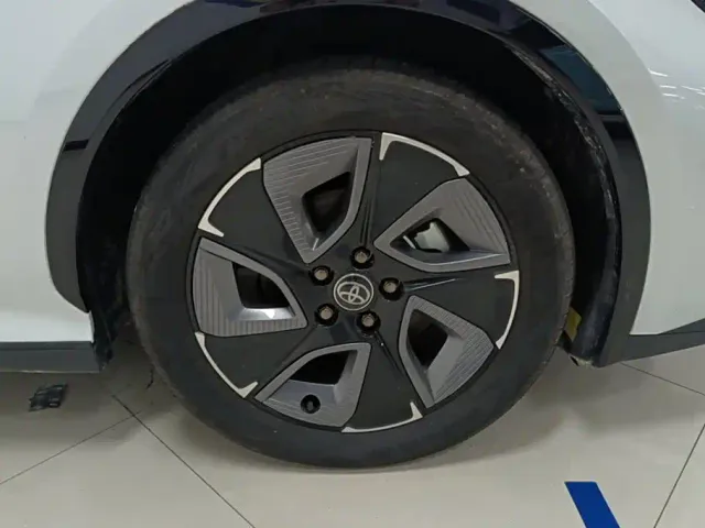 Toyota bZ3 — Фото автомобиля 6