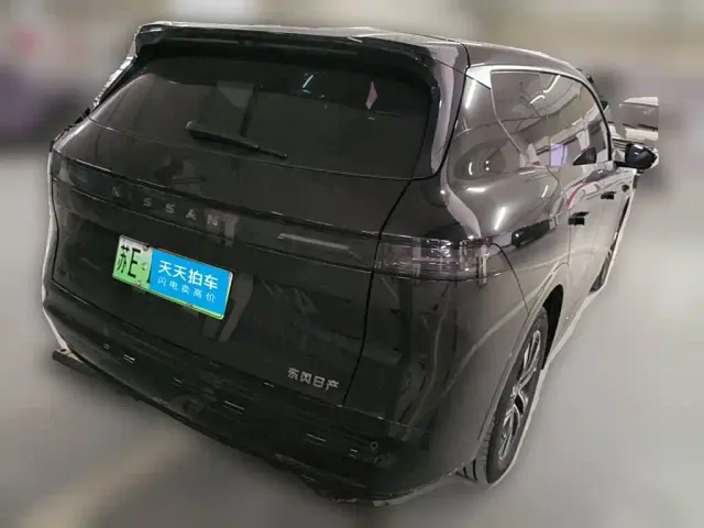 Nissan NX8 — Фото автомобиля 2