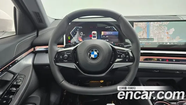 BMW 5 Series G60 — Фото автомобиля 20