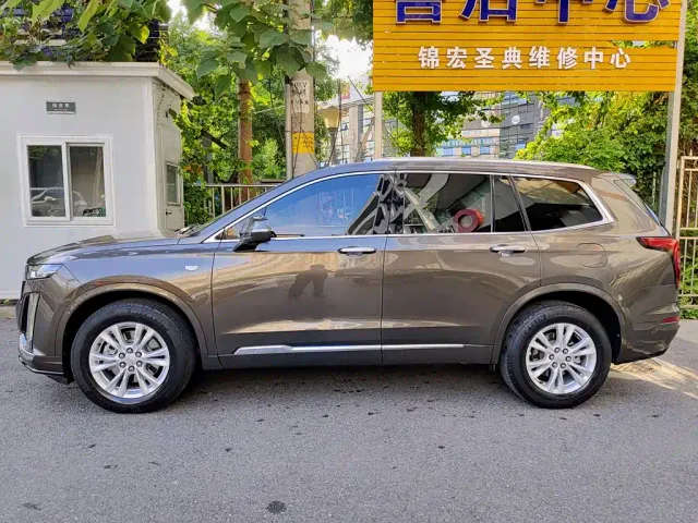 Cadillac XT6 — Фото автомобиля 3