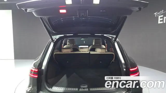 Genesis GV70 — Фото автомобиля 24