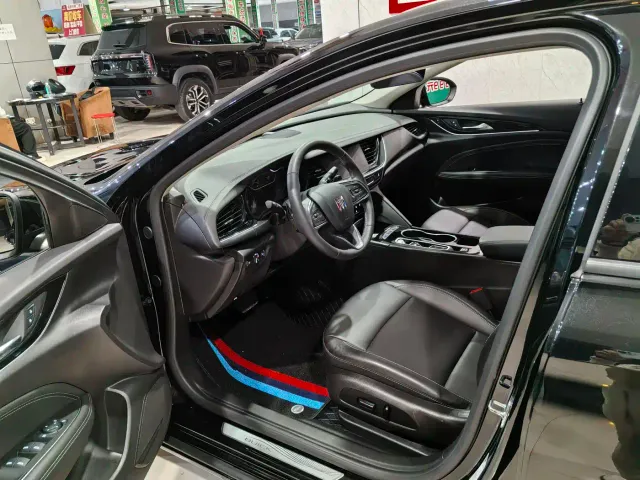 Buick Regal — Фото автомобиля 6