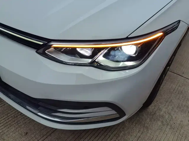 Volkswagen Golf — Фото автомобиля 23