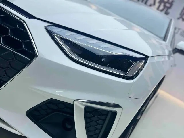 Audi A4L — Фото автомобиля 2