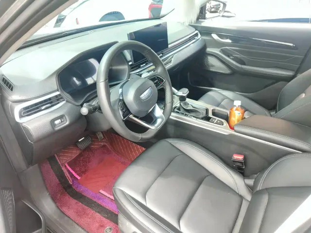 Geely Emgrand — Фото автомобиля 13