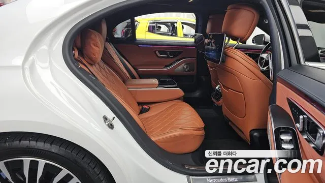 Mercedes-Benz S-Class — Фото автомобиля 12