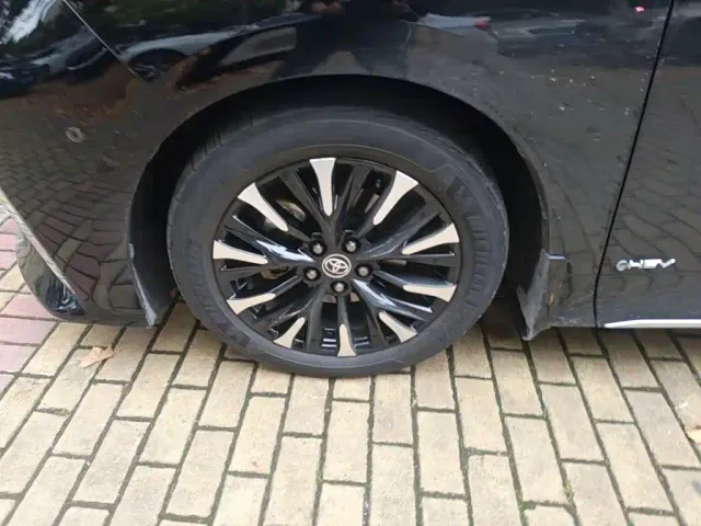 Toyota Alphard — Фото автомобиля 22