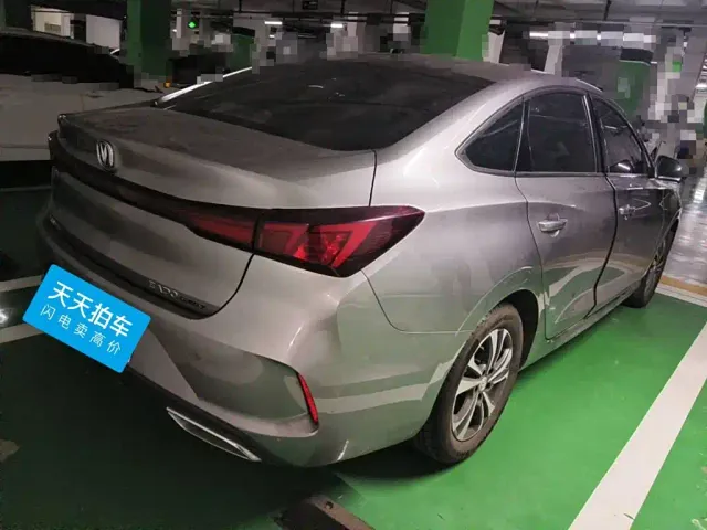 Changan Eado — Фото автомобиля 5